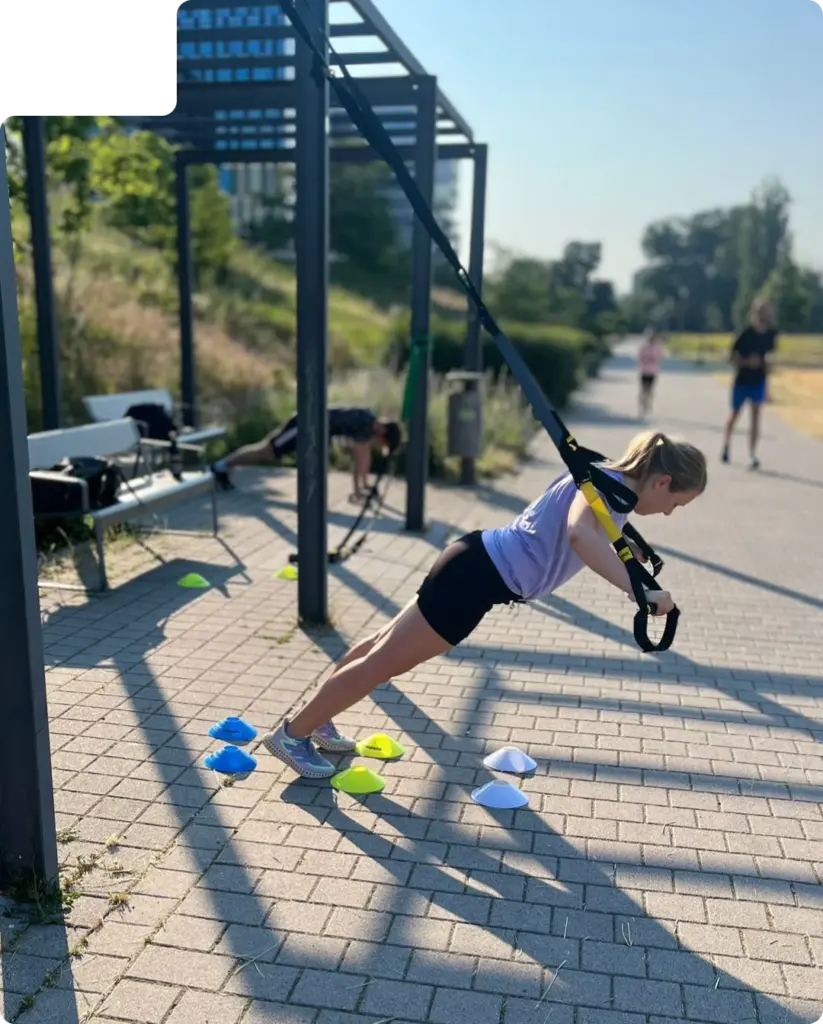 Sport_03_1x – Ili Digital Doing Sports Together at the Park at the Office Every Morning
