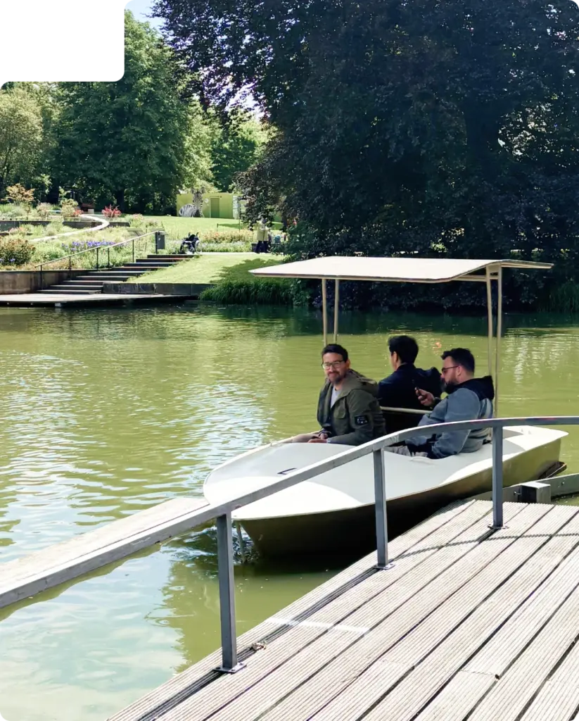 Zoo_02_1x – Ili Digital Life Beyond the Office the Ili Team Visits the Zoo Karlsruhe and Sitting in the Boats Named Gondoletta