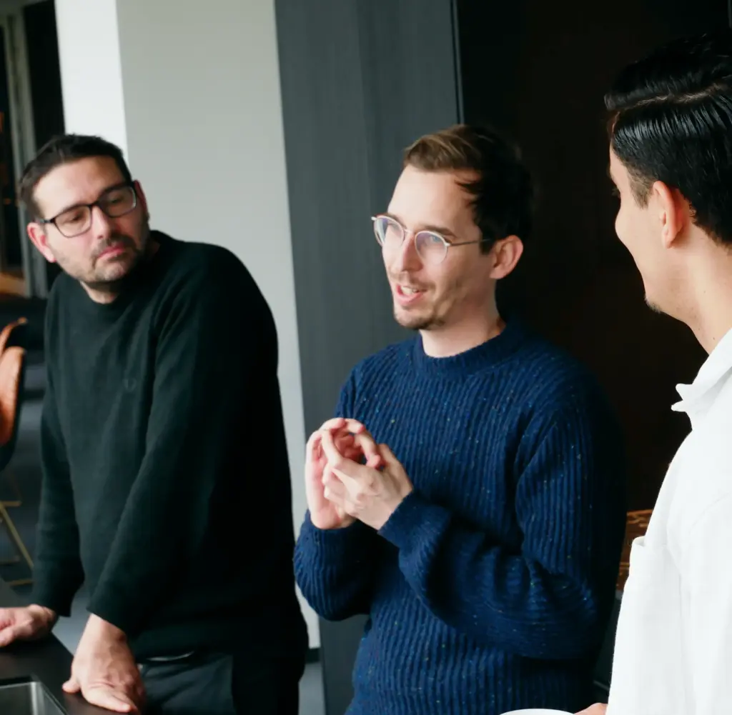 Web Image People 2  Ili Digital